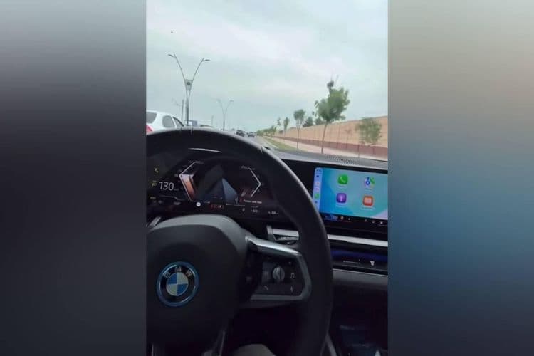 В Ташкенте лихач на BMW летел 130 км/ч в общем потоке